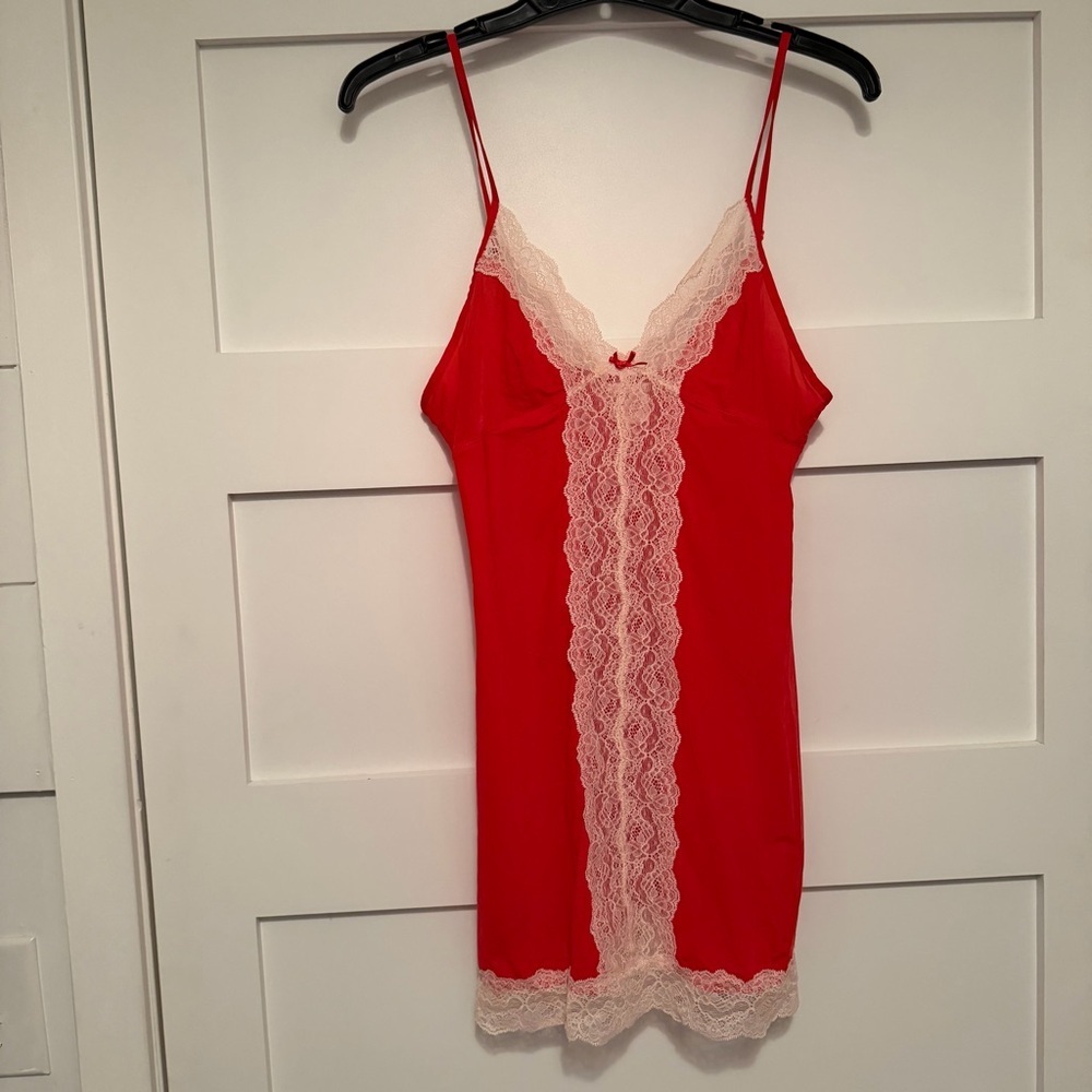 Victoria’s Secret Red Lace Slip lingerie Night Dress Size Medium 23165